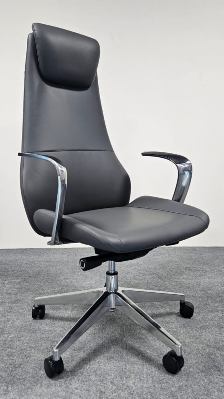 KARAR CHAIR