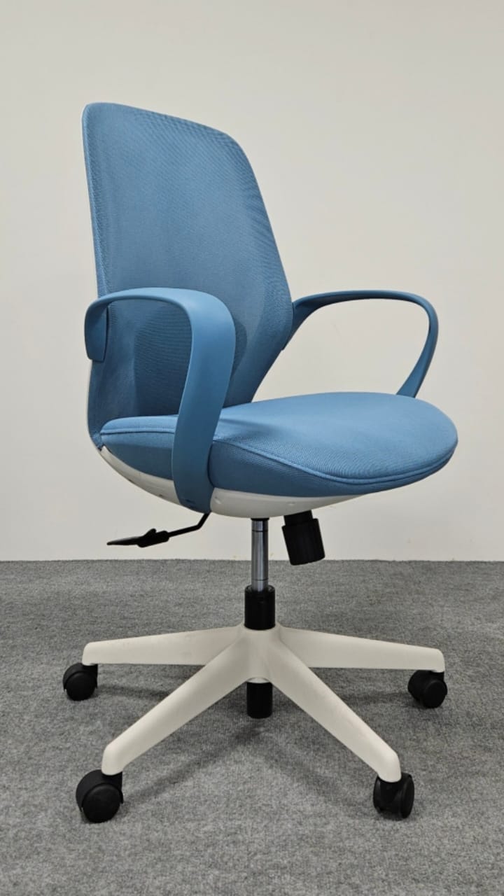 KARAR CHAIR