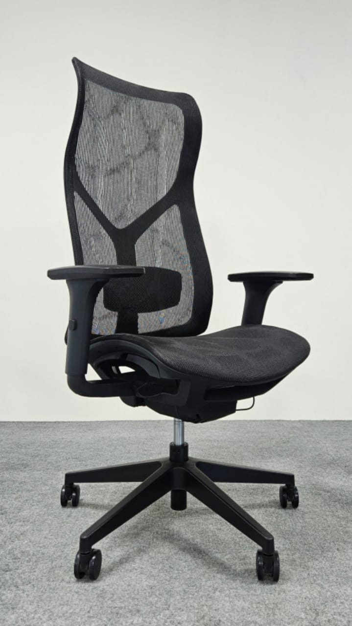 KARAR CHAIR