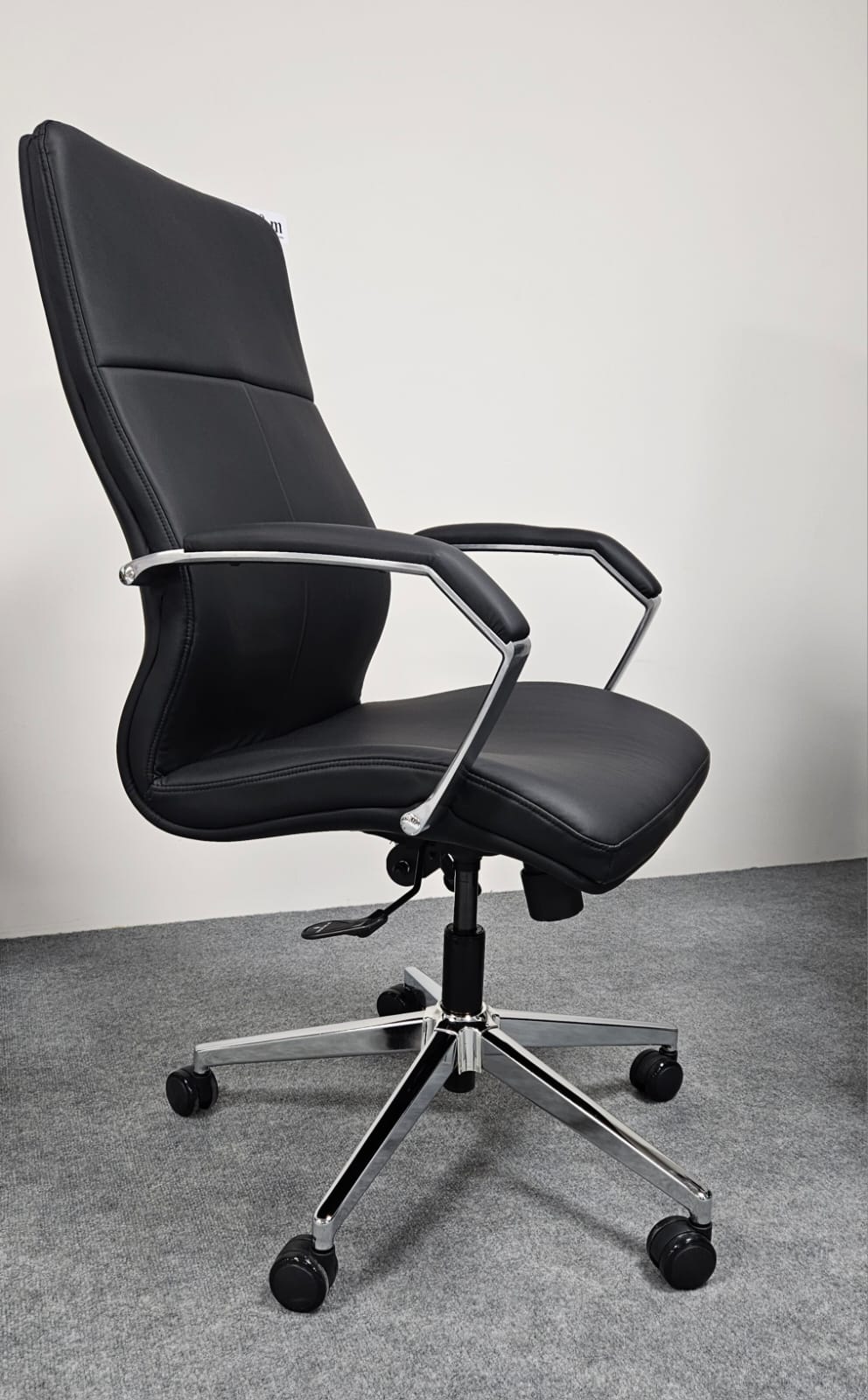 KARAR CHAIR