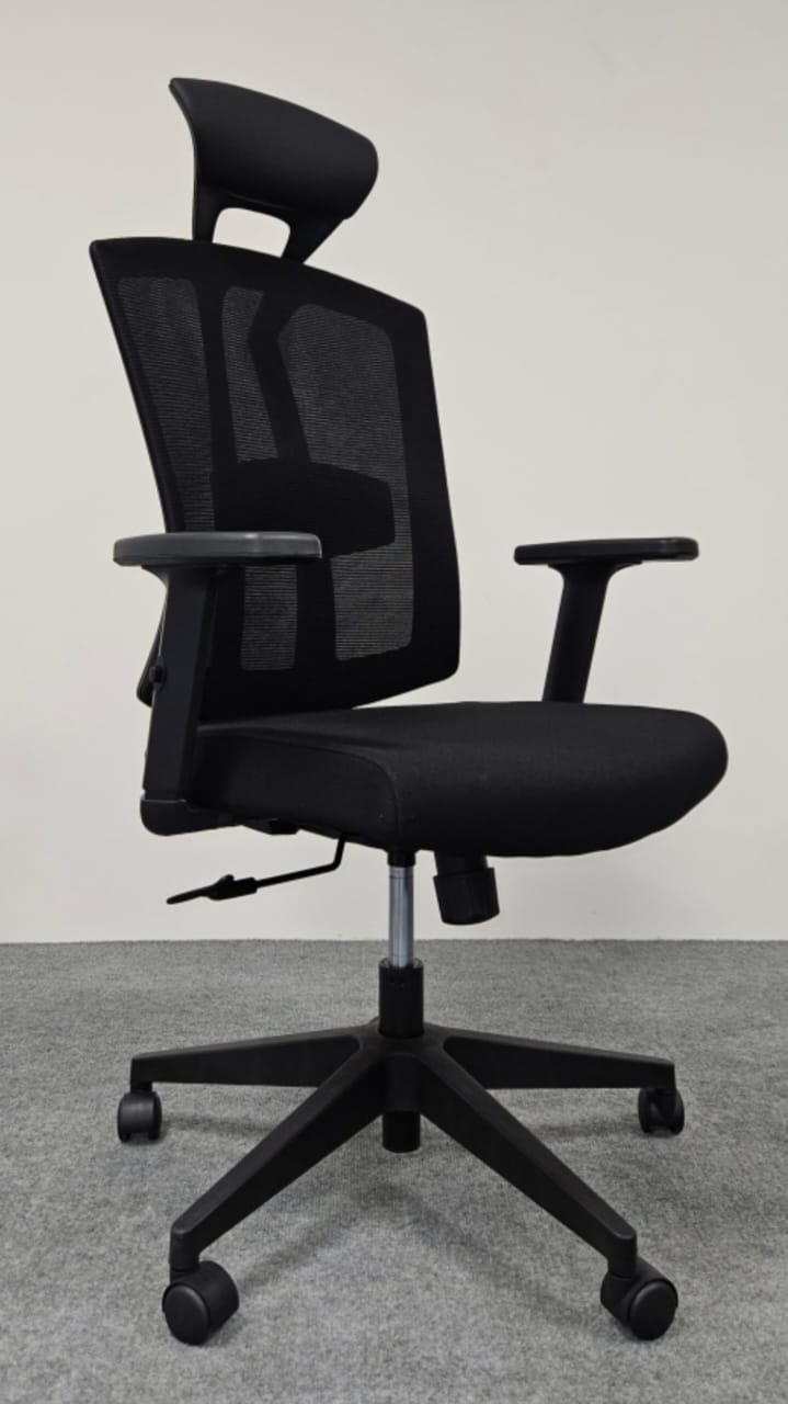 KARAR CHAIR