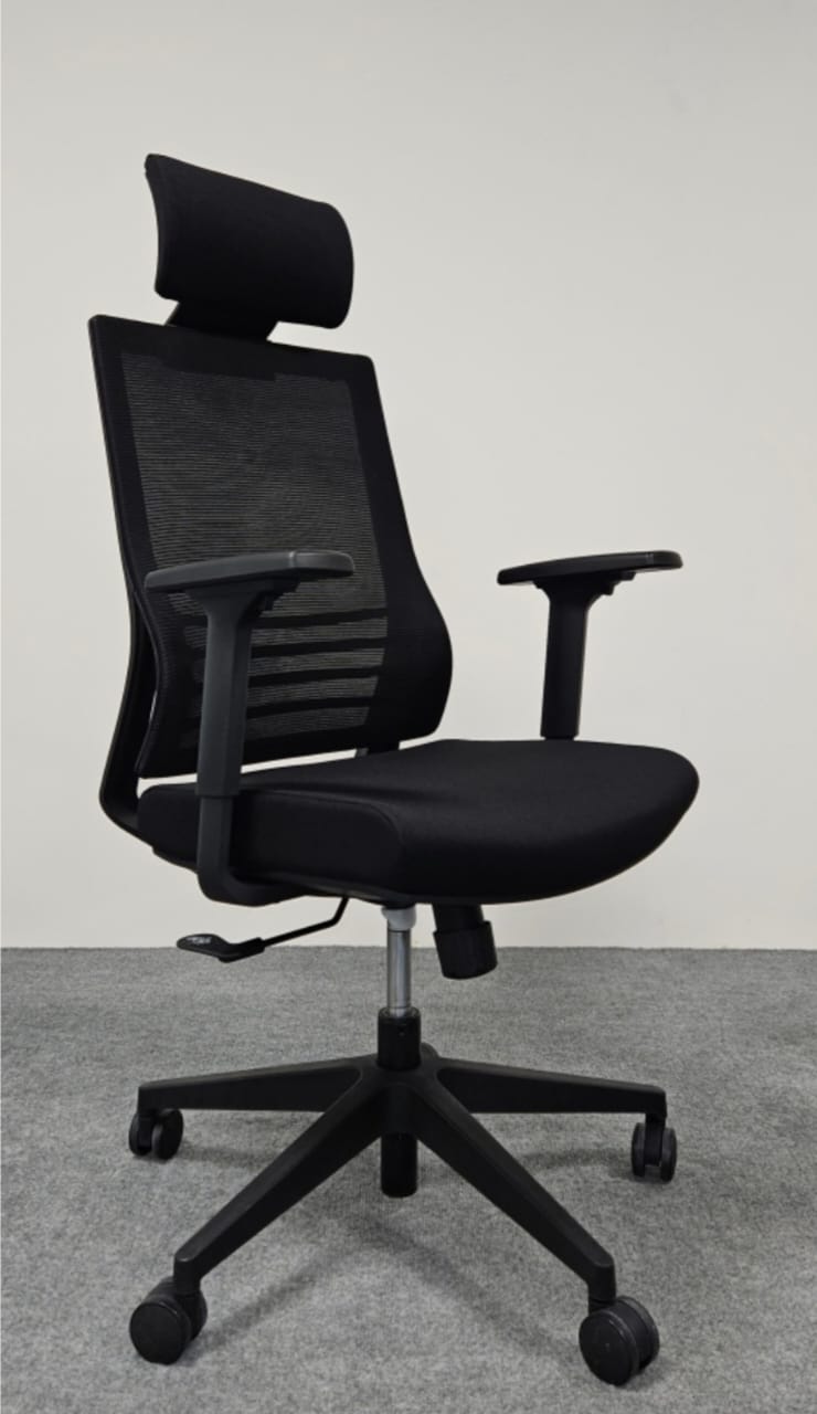 KARAR CHAIR