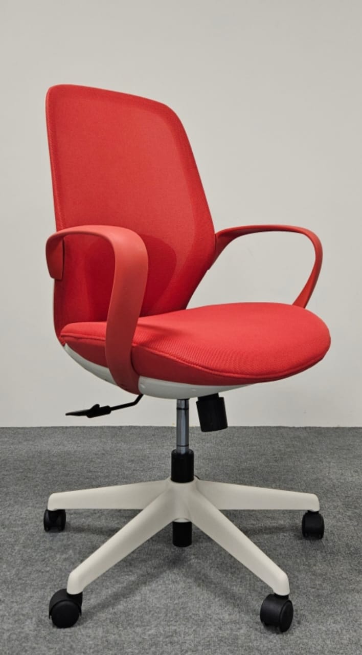 KARAR CHAIR